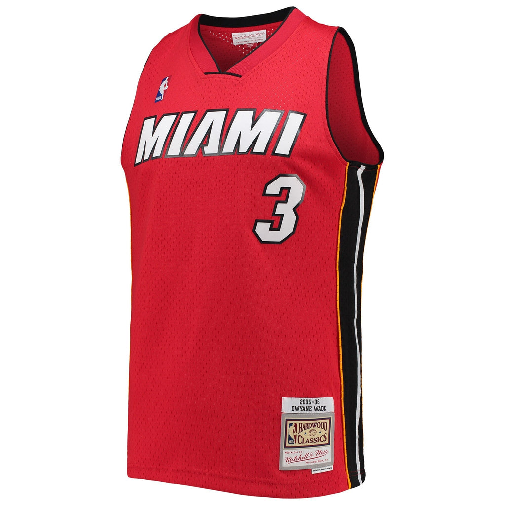 Men's Miami Heat Dwyane Wade Mitchell & Ness Red 2005-06 product image 2