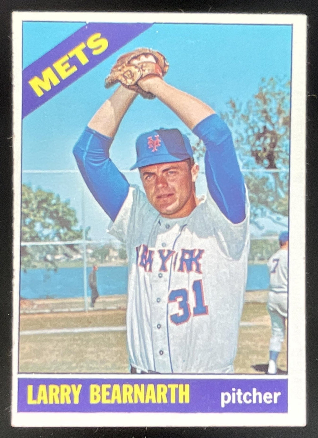 1966 Topps #464 Larry Bearnarth product image 1, provided for visual reference and product detail review