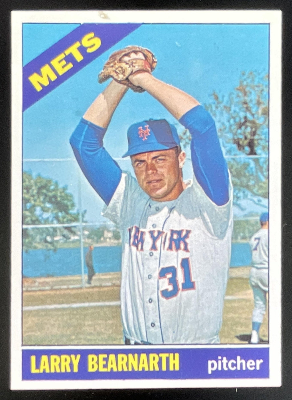 1966 Topps #464 Larry Bearnarth product image 1, provided for visual reference and product detail review