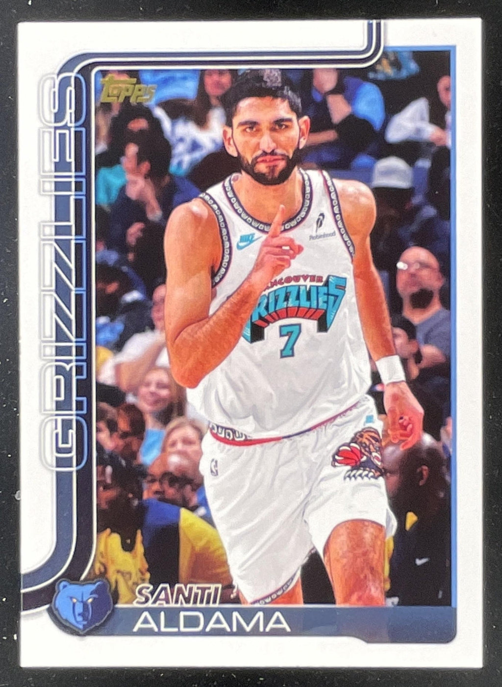 2025-26 Topps Golden Mirror Image Variation SSP #187 Santi Aldama product image 1, provided for visual reference and product