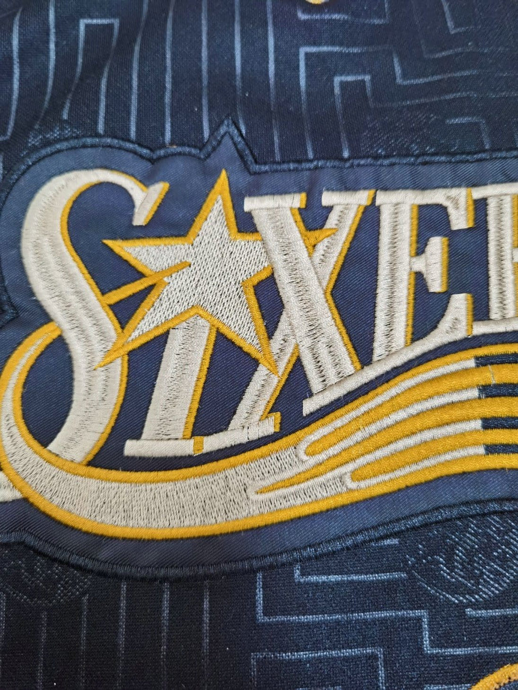 Allen Iverson Philadelphia 76ers 2000/01 Hardwood Classics product image 2